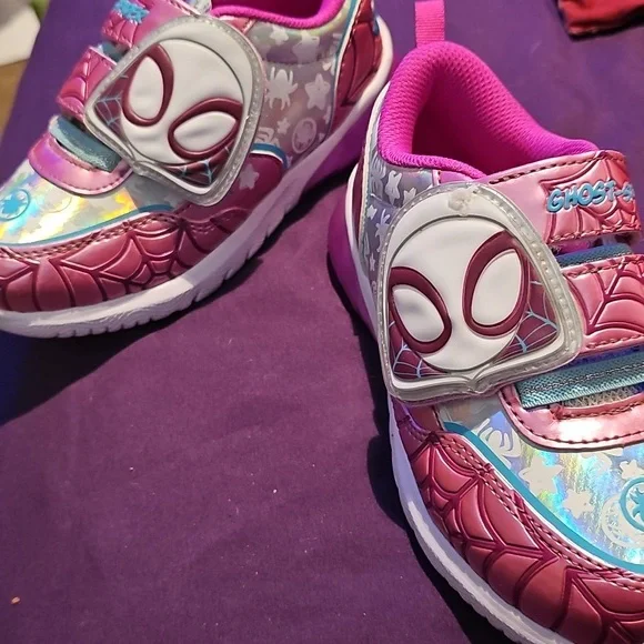 !!. Girls Size 12 Ghost Spider Shoes. - Picture 3 of 5